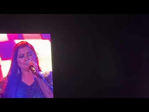 Shreya Ghoshal Live @ DXB : Aashiyan (From "Barfi!") - Itnisi Hasi