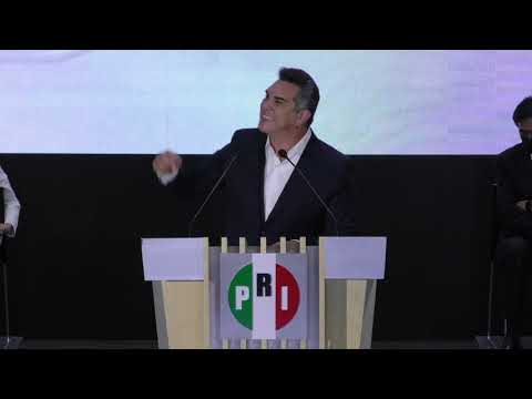 Alejandro Moreno en la Sesión Solemne Conmemorativa al 92 Aniversario de la Fundación del Partido.