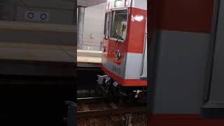 ウルトラマン電車 (神戸電鉄の復刻塗装車両)　Kobe Railway (Kobe City, Japan)