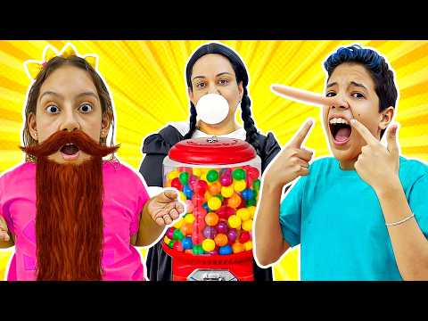 MC Divertida e amigos fazem TRAVESSURAS com MÁQUINA DE CHICLETES |Trick or Treat Gumball Machine