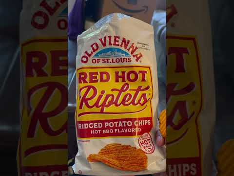 Old Vienna Of St.Louis Red Hot Riplets. Cheers