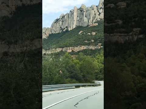 Bellos paisajes Montserrat Barcelona #youtubeshorts #shorts #short #driving #automobile #montserrat