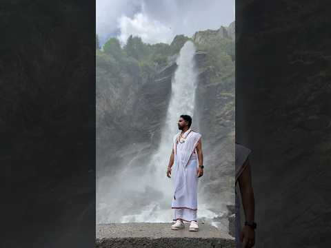 Waterfall in Badrinath #badrinath #kedarnath #hindutemple #youtubeshorts #hindupilgrimage