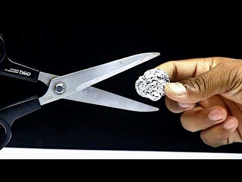 Use Aluminum Foil on scissors!!😱 Didn't expect it to be so effective, any home can use it.