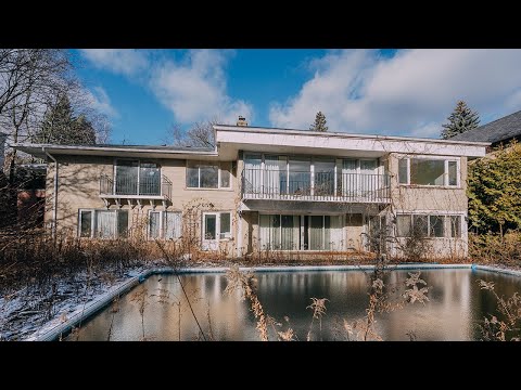 Gorgeous ABANDONED Early 1960's Mid Century Bungalow | HOW CAN THEY DEMOLISH THIS???