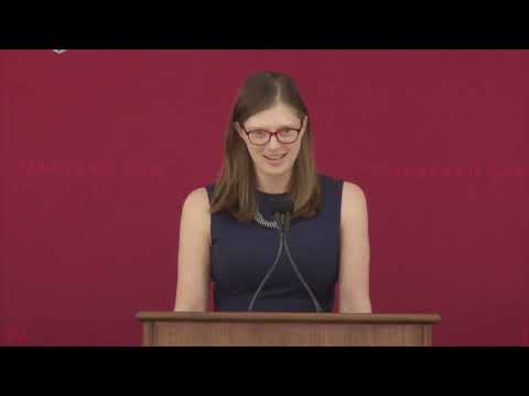 Harvard Law School Association President Lindsay Breedlove ’09 addresses the Class of 2023