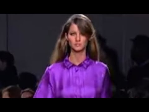 Givenchy Fall Winter 2000 Fashion Show Feat Gisele OST