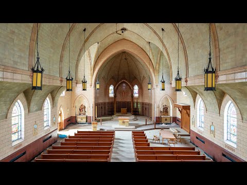 Exploring an Abandoned 150 Year Old Convent - Beautiful Stained Glass and Woodwork!