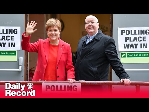 Nicola Sturgeon announces break-up of marriage to Peter Murrell