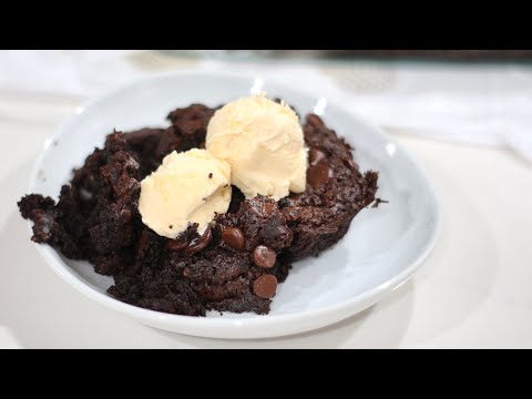 CHOCOLATE DUMP CAKE using box cake | perfect last minute Christmas desert | ❌ eggs ❌ mixer needed