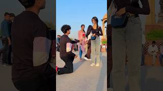 Aisa PROPOSE Ladki Ko Bhi Pasand Aya 😍 #stuntvideo #rose #pranks #reaction