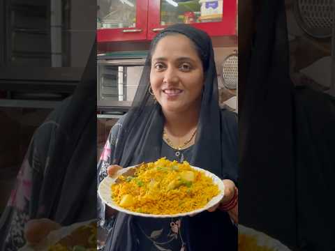 Aloo Matar Pulao 🥔🫛🍲#afreendastarkhwan#afreenshakeel#afkeelforever#trending#viral#aloomatarpulao