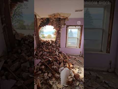 #Abandoned 1800s Country Mansion Left to Rot!  #abandonedbuilding #foryou #viral #urbex