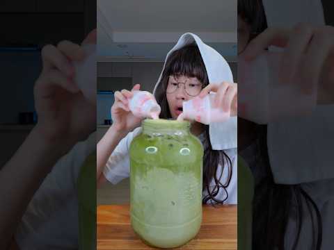 How to make Iced Strawberry Matcha