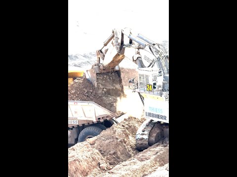 Liebherr 9800 Loading a 400 Ton Haul Truck