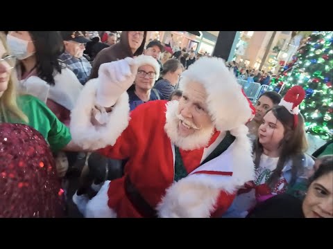 The BUSY Celebration Florida Christmas Kickoff - First 'Snow' Fall / Santa Arrives & Tree Lightning