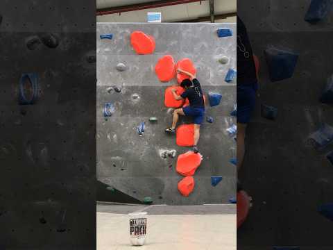 Fun warm up on big holds! #bouldering #boulderwelt #klettern