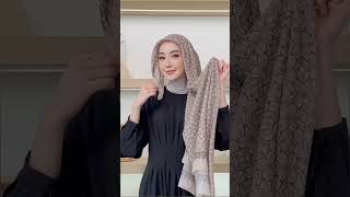 6 Tutorial Style Hijab Segiempat Motif Simpel dan Elegan. Link produk ada di diskripsi