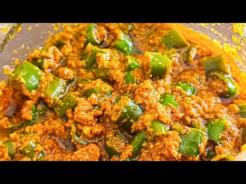 झटपट से हरी मिर्च का चटपटा अचार बनाने की सबसे आसान विधि। Hari mirch ka achar। Green chilli pickle।