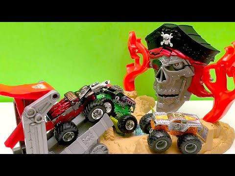 MONSTER JAM | PIRATE PILEUP | GRAVE DIGGER | HOT WHEELS MONSTER TRUCKS | MONSTER MUTT | MAX-D