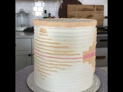 How to Pipe a Woven Cake