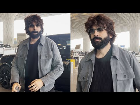 Bhool Bhulaiyaa 3 Actor Kartik Aaryan Spotted At Airport