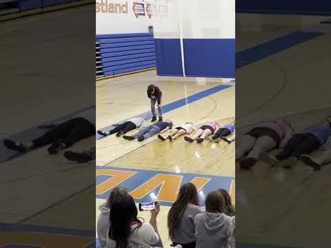 “The Floor’s Not Working” -Hypnotized Woman #hypnotized #hypnosis #hypnosisshow #prom2024