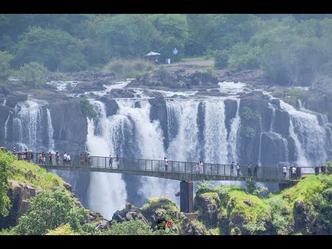 ADVENTURE ROAD TRIP TO VICTORIA FALLS - WORLD'S LARGEST SHEET OF FALLING WATER  | HIKERS AFRIQUE