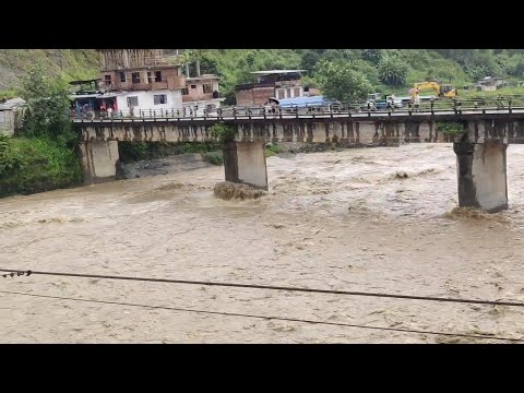 भारी बर्सात को कारण बाढि || jhari barsat ma Kathmandu jadau with @TravelerKazi || Shikhar Vlog ||